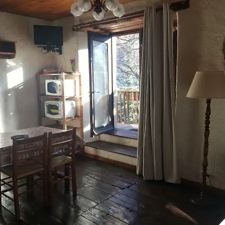 En Pleine Nature Avec Jardin Apartman