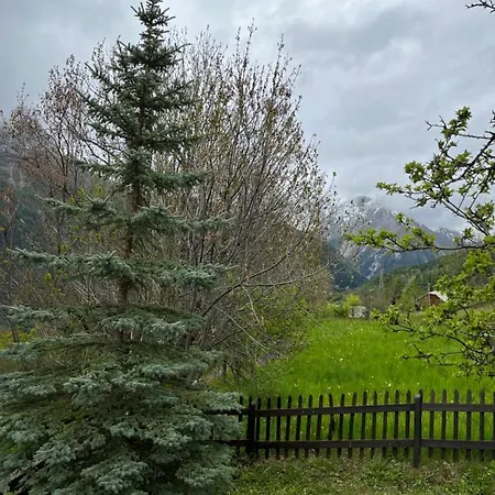 En Pleine Nature Avec Jardin Les Blaues
